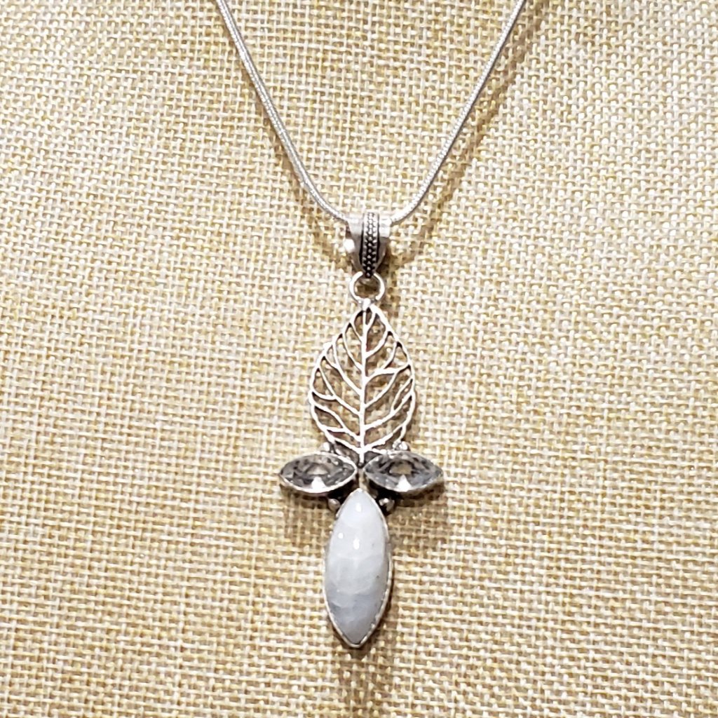 Beautiful Handmade Rainbow Moonstone White Topaz Leaf 925 Pendant Necklace 36$